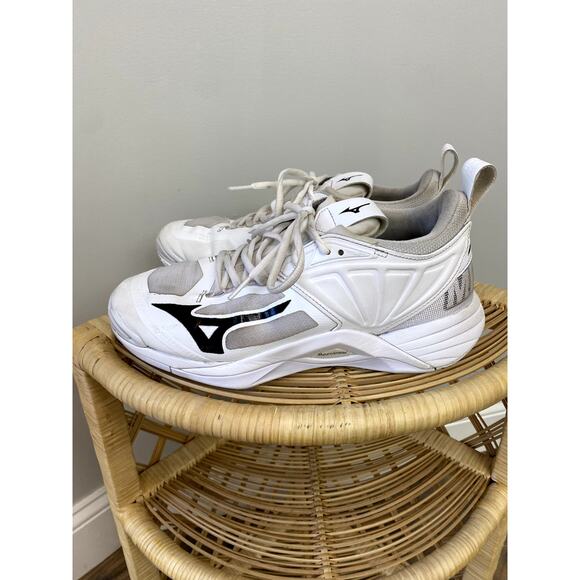 Mizuno Wave Momentum 2 Womens Volleyball Shoes Sz 9 - Picture 1 of 7